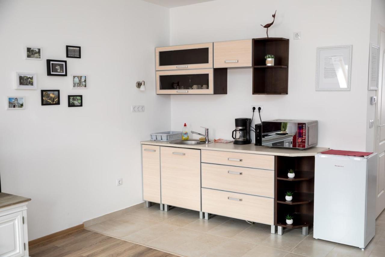 Kossuth Apartmanhaz 터터 외부 사진