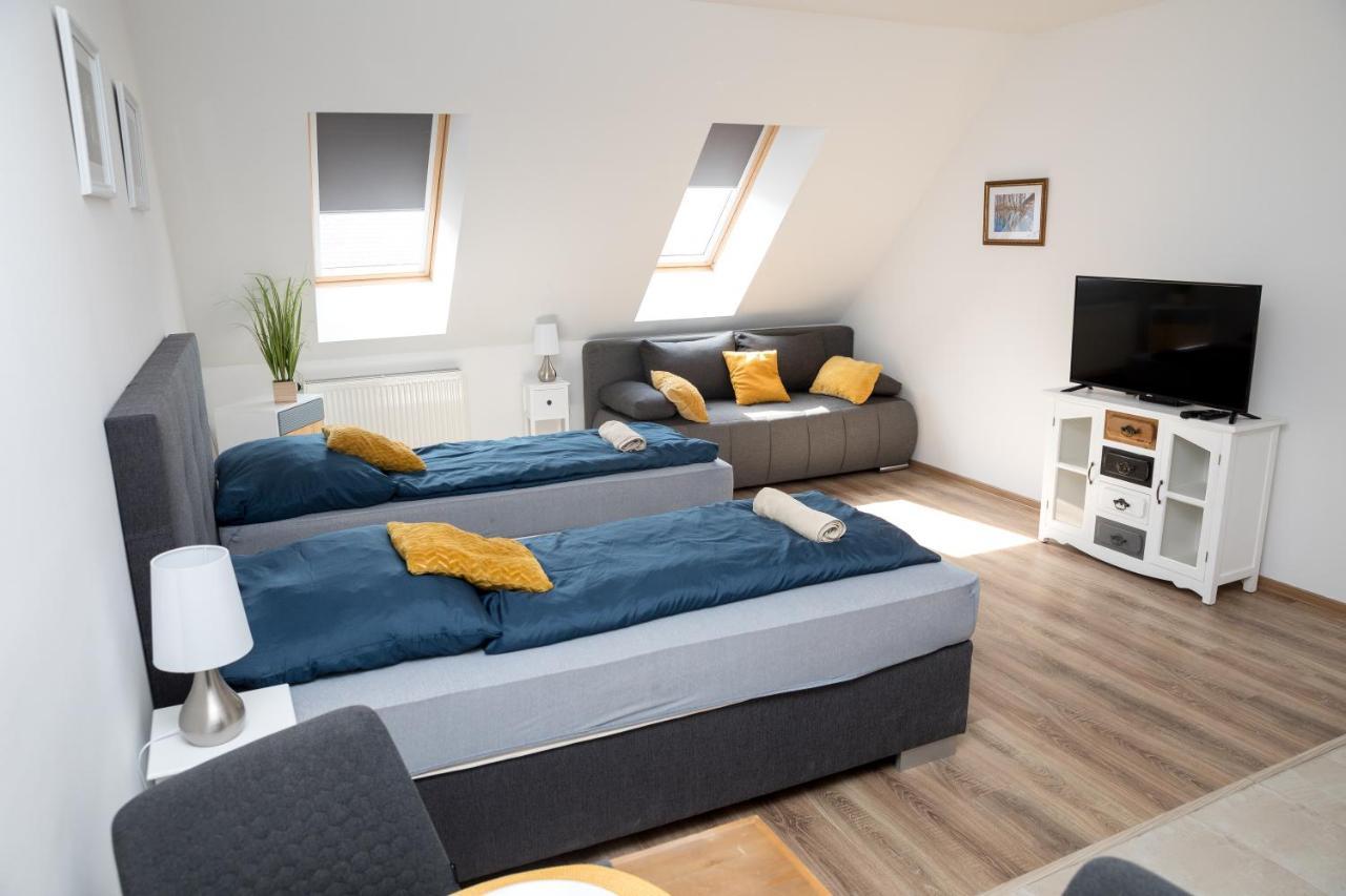 Kossuth Apartmanhaz 터터 외부 사진