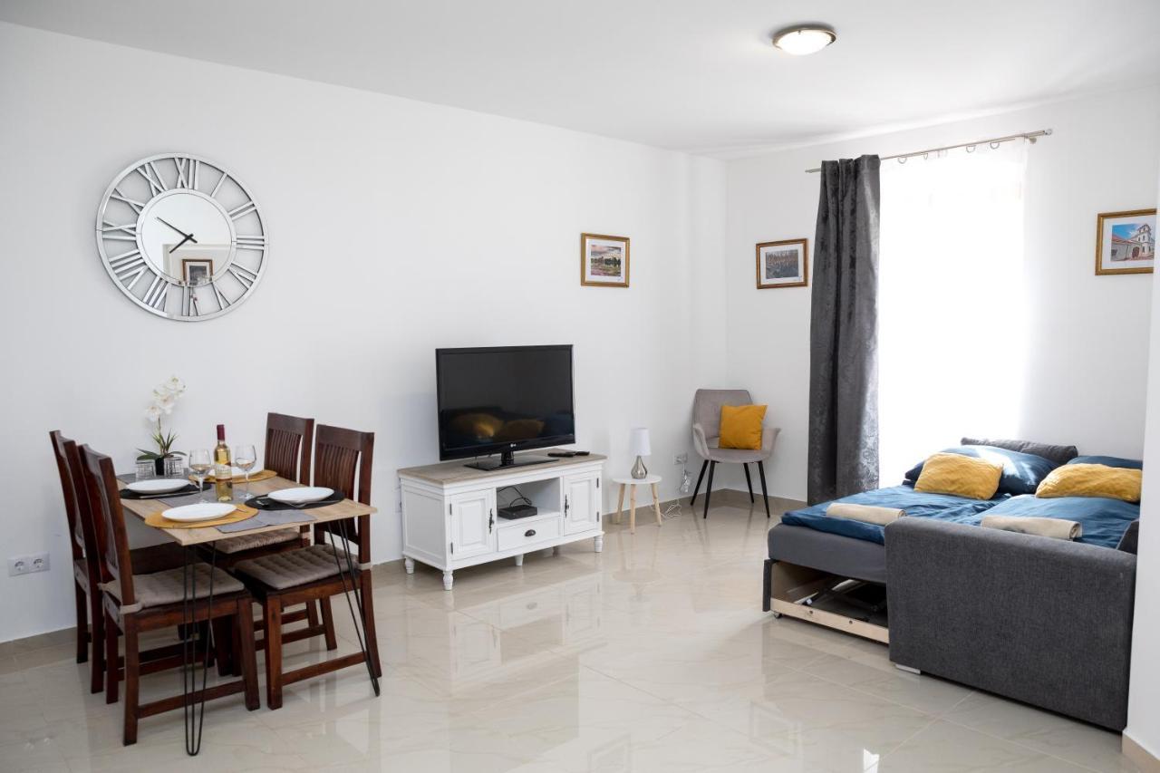 Kossuth Apartmanhaz 터터 외부 사진