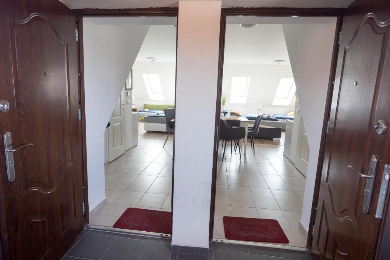 Kossuth Apartmanhaz 터터 외부 사진