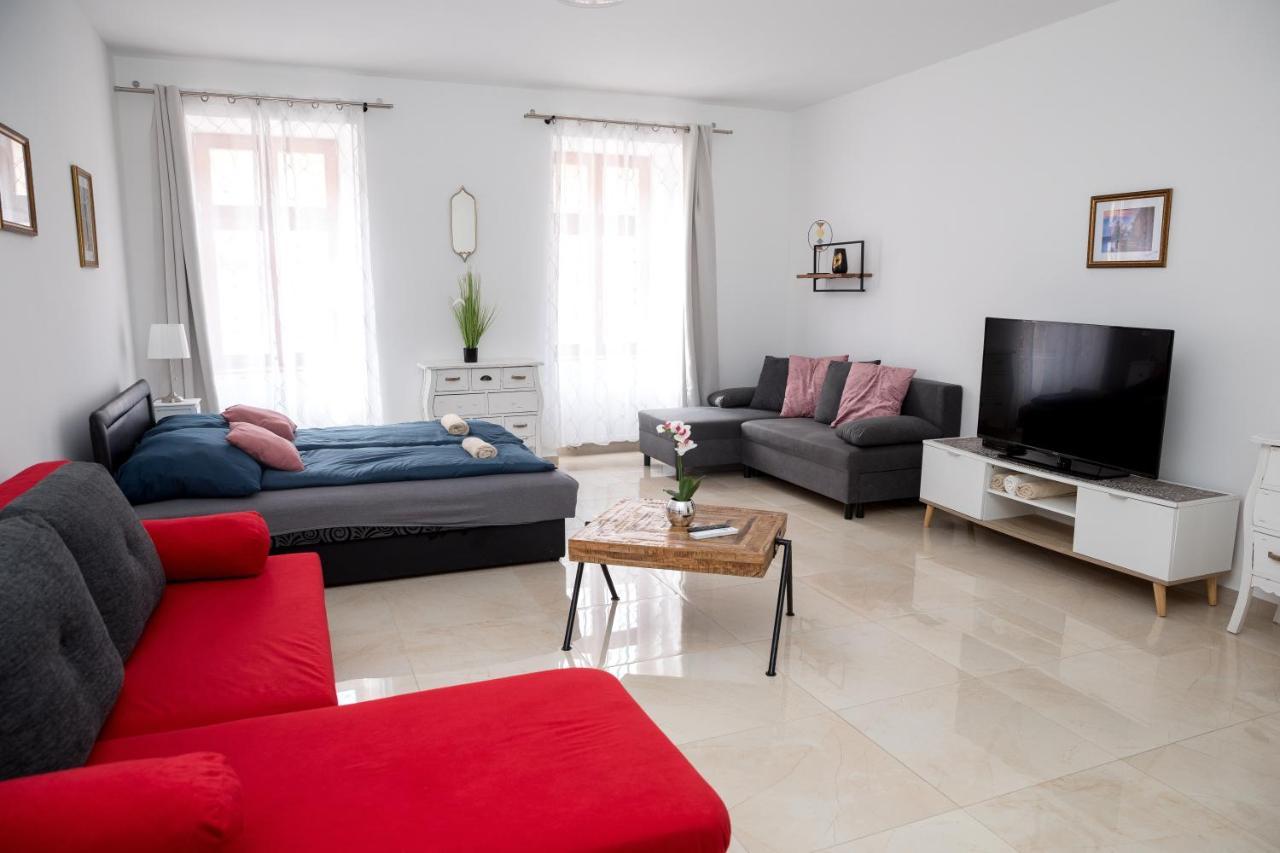 Kossuth Apartmanhaz 터터 외부 사진