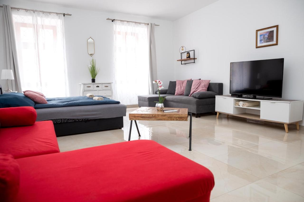 Kossuth Apartmanhaz 터터 외부 사진